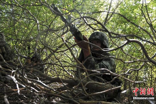 解放军老虎连演练登岛冲锋 24次夺世界赛事冠军