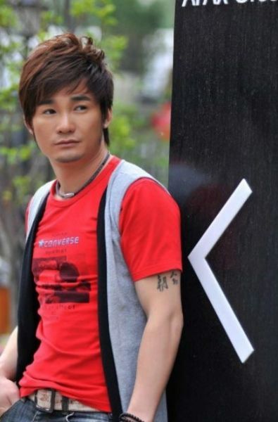 曝《好声音》黄勇曾介入买红妹孙楠离婚门