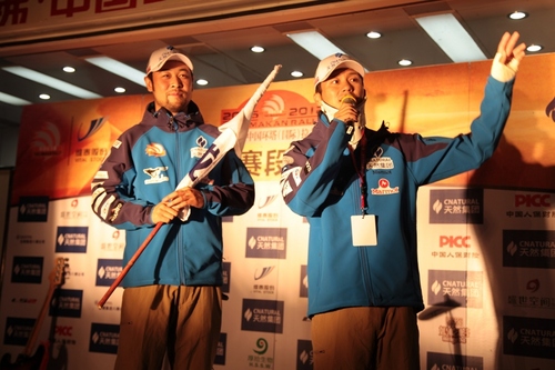 张馨予不照顾受伤男友李晨 高调示爱后情变