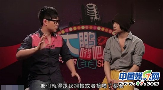 好声音王乃恩访谈冷场主持人崩溃 网友笑翻