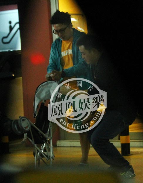 李湘一家三口温馨逛超市吃火锅 王诗龄超萌