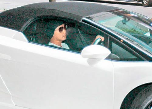 张卫健320万跑车遭曝光