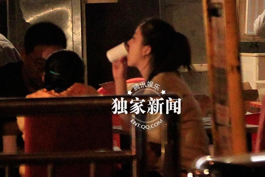 黄小蕾夜店醉酒 向宝马男投怀送抱