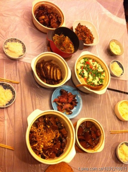 黄磊秀海量私房菜 色泽诱人堪称舌尖上的居家好男人