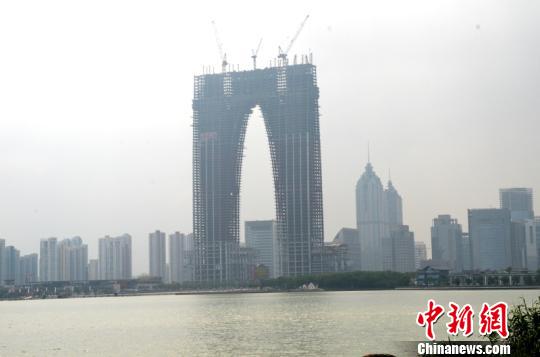 盘点城市奇葩建筑 大裤衩秋裤比基尼层出不穷