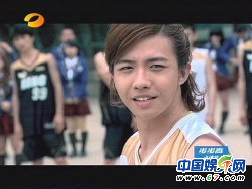 图揭出道时相貌曾遭质疑的人气明星 林峰周杰伦尴尬上榜