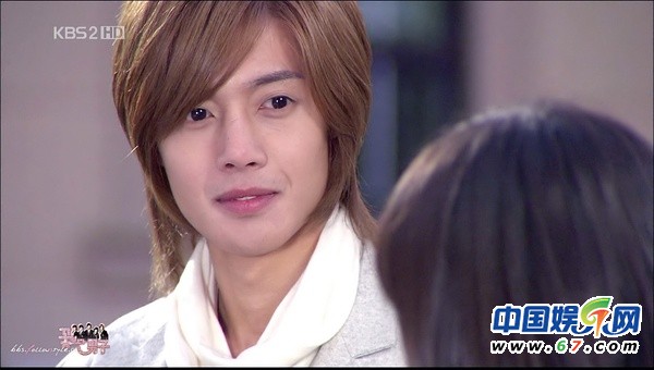 图揭出道时相貌曾遭质疑的人气明星 林峰周杰伦尴尬上榜