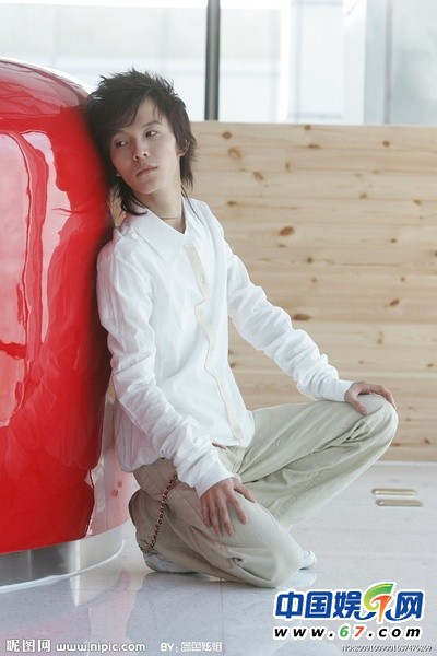 图揭出道时相貌曾遭质疑的人气明星 林峰周杰伦尴尬上榜