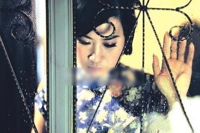 芙蓉姐姐表白被拒微博自杀 警察半夜破门阻止