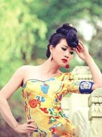 芙蓉姐姐表白被拒微博自杀 警察半夜破门阻止 芙蓉姐姐表白被拒微博自杀 警察半夜破门阻止