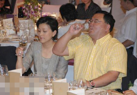 女主播默许老公找小三 网友：小S杨澜不幸上榜