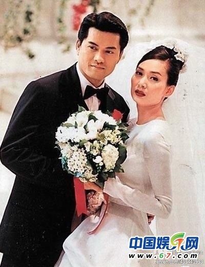 娱乐圈明星夫妻珍贵结婚照曝光