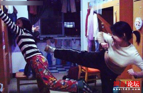 当代女大学生宿舍生活