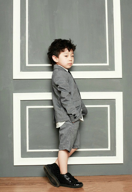 华少5岁儿子生活照曝光 妻子是我爱记歌词编导