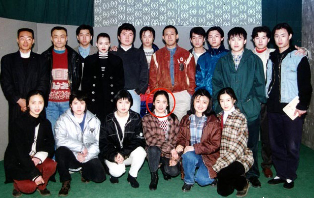 袁莉蒋雯丽毕业照曝光 整容还是天生丽质一目了然