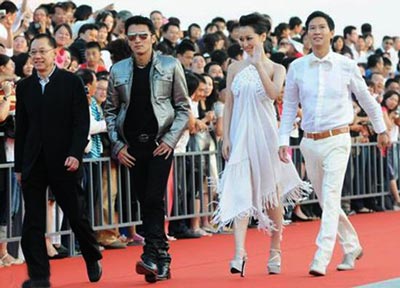 京城四美白冰受英皇力捧 传已被成龙潜规则