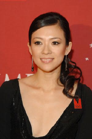 胸部平平的女星 这怎么抢镜头