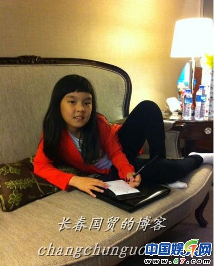 哈文李咏青涩结婚照曝光 大学爱情修成正果