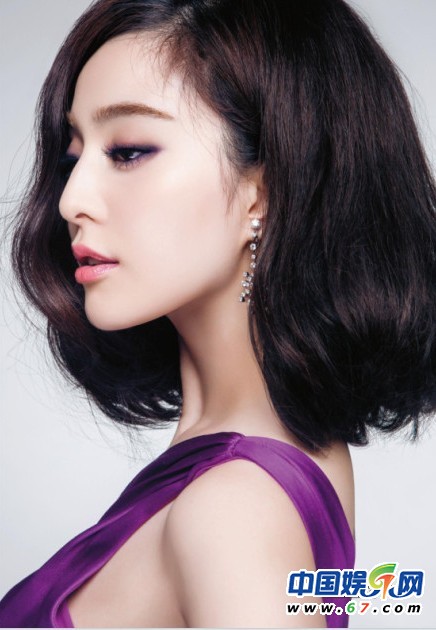 明星封面照暗斗 范爷惊艳不断周冬雨惨被秒杀