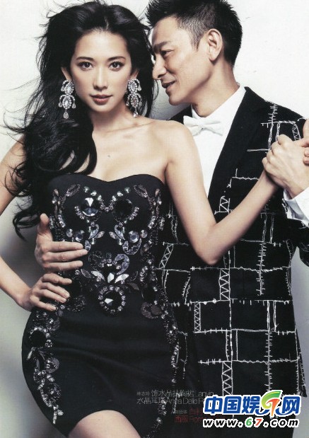 明星封面照暗斗 范爷惊艳不断周冬雨惨被秒杀