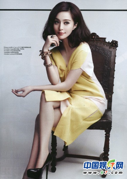 明星封面照暗斗 范爷惊艳不断周冬雨惨被秒杀