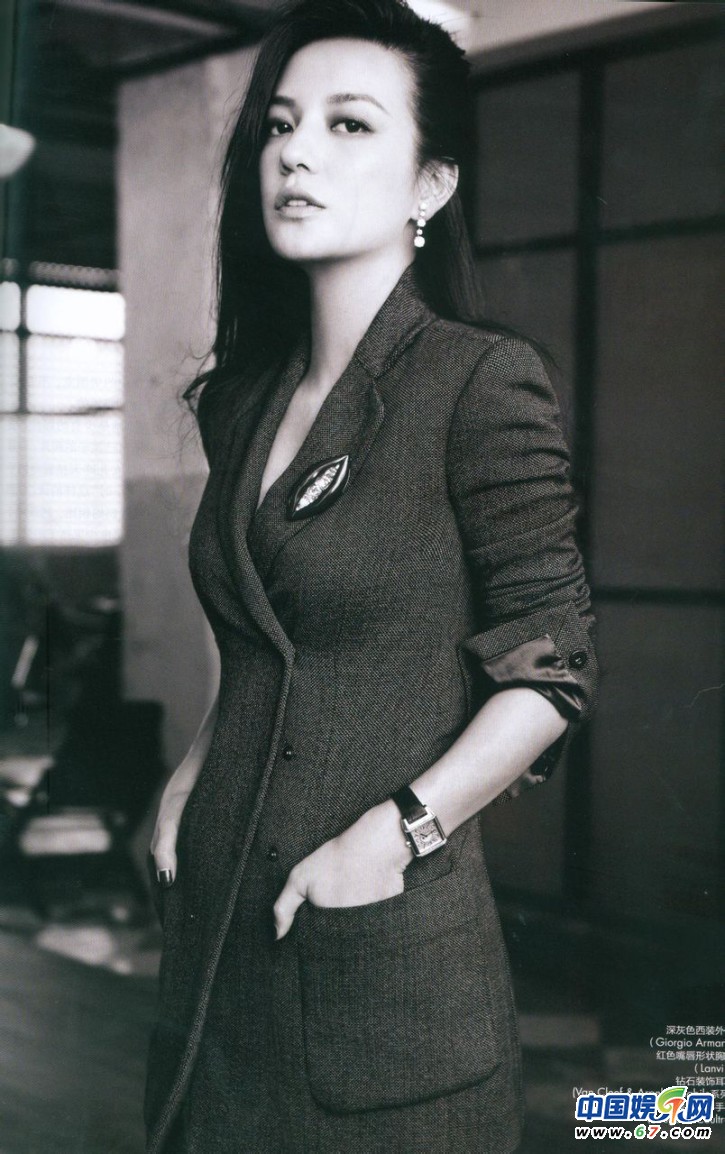 明星封面照暗斗 范爷惊艳不断周冬雨惨被秒杀