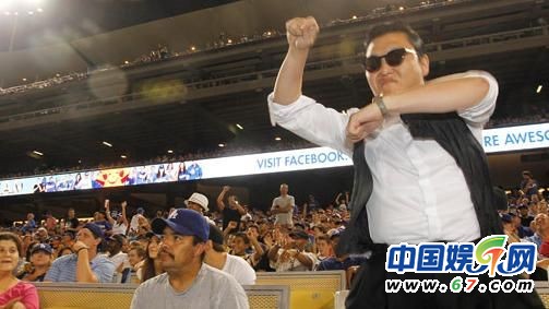 布兰妮穿旗袍跳骑马舞 盘点江南Style明星版