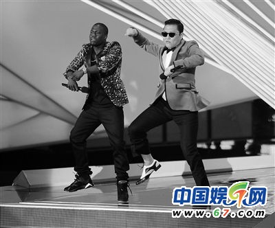 布兰妮穿旗袍跳骑马舞 盘点江南Style明星版