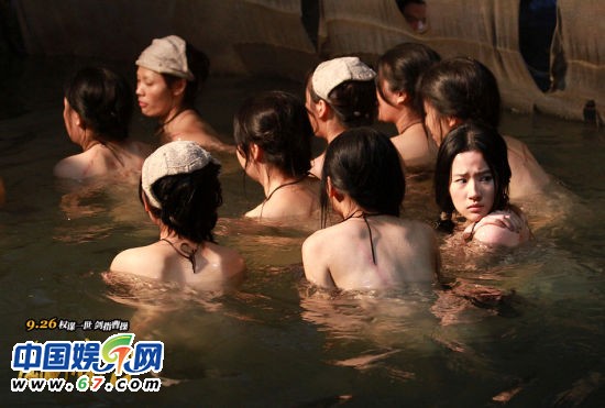 刘亦菲全裸与蛇同浴 《铜雀台》大尺度情欲剧照