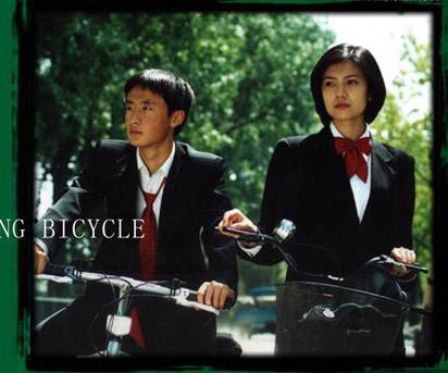 女星穿校服 风骚型就是不清纯