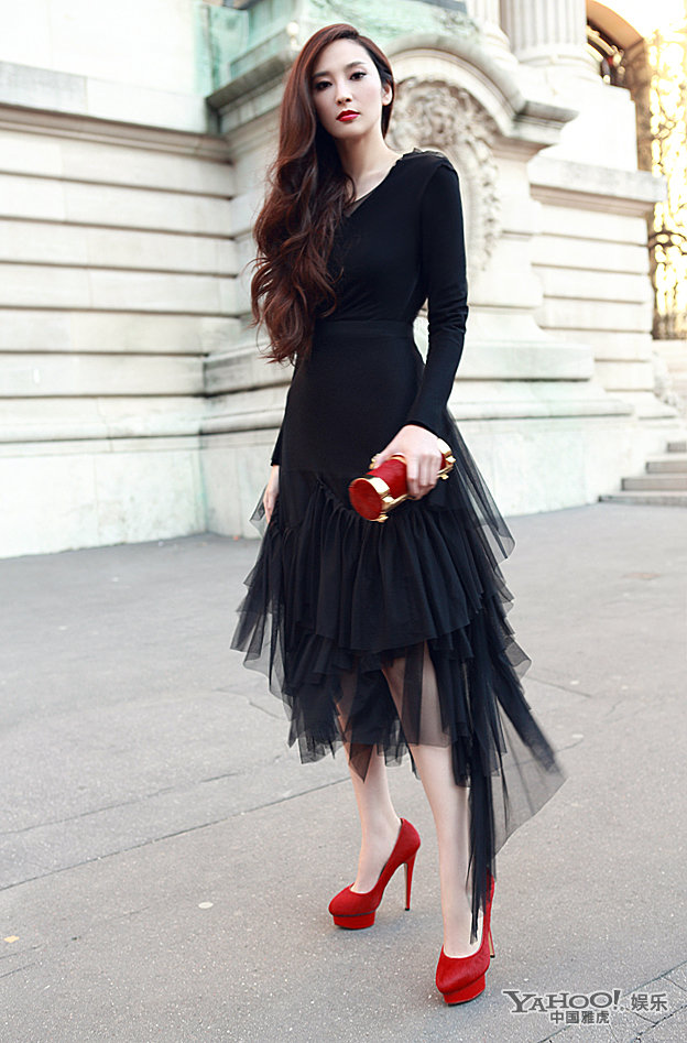 吴佩慈巴黎看秀形象百变 优雅淑女妖娆女郎惊艳