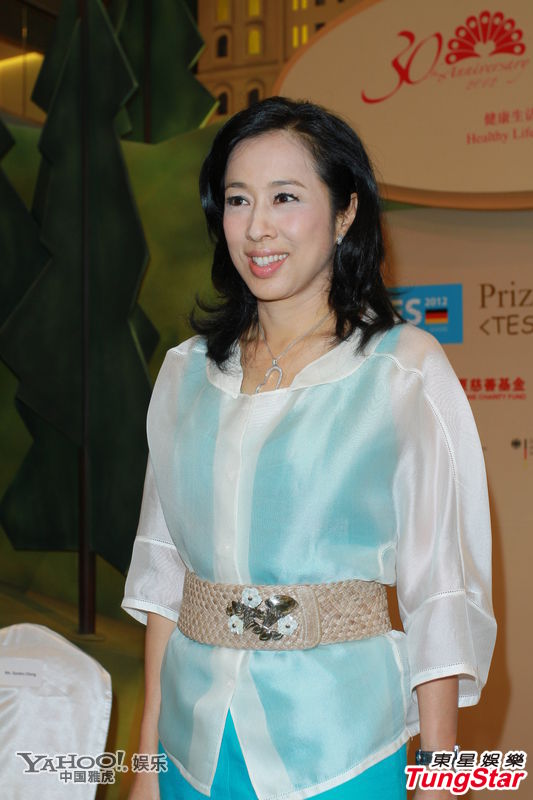 霍启刚光棍节娶郭晶晶 婚宴缩水2/3只请百桌