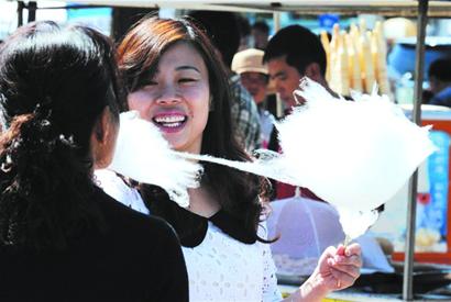 6大景区1天纳客37万 迎首个高峰 6大景区1天纳客37万 迎首个高峰