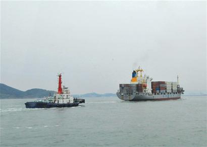 “抢”回4小时，保住船长的手指头