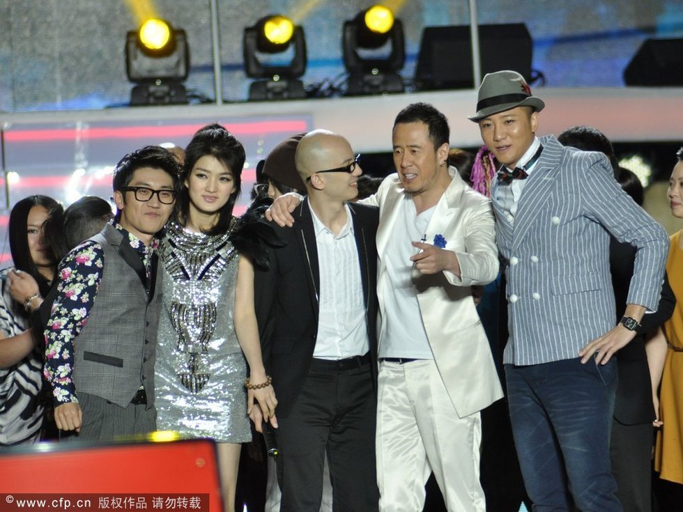 好声音决赛现场图集 导师学员两两对唱梁博夺冠