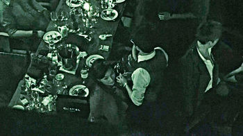 女星进了夜店就狂放无限啊！