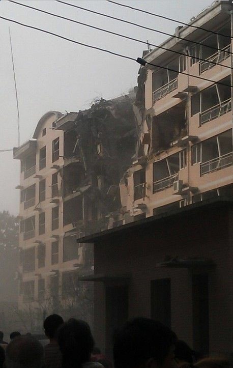 河北保定尧和宁苑小区发生爆炸 炸裂六层楼