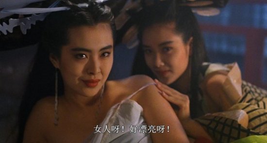 明星古装肚兜照 风情or滑稽？