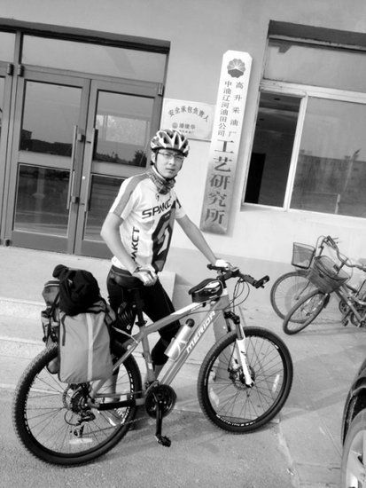 沈阳小伙怀梦骑行来青岛 刚到大连自行车就被偷