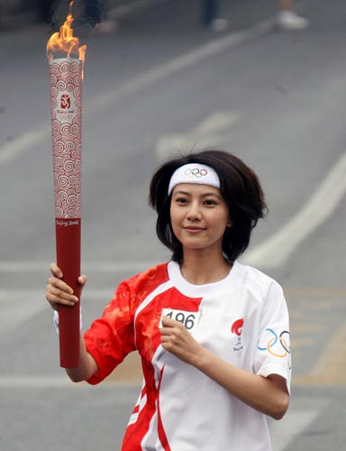 越长越惨不忍睹的年轻女星