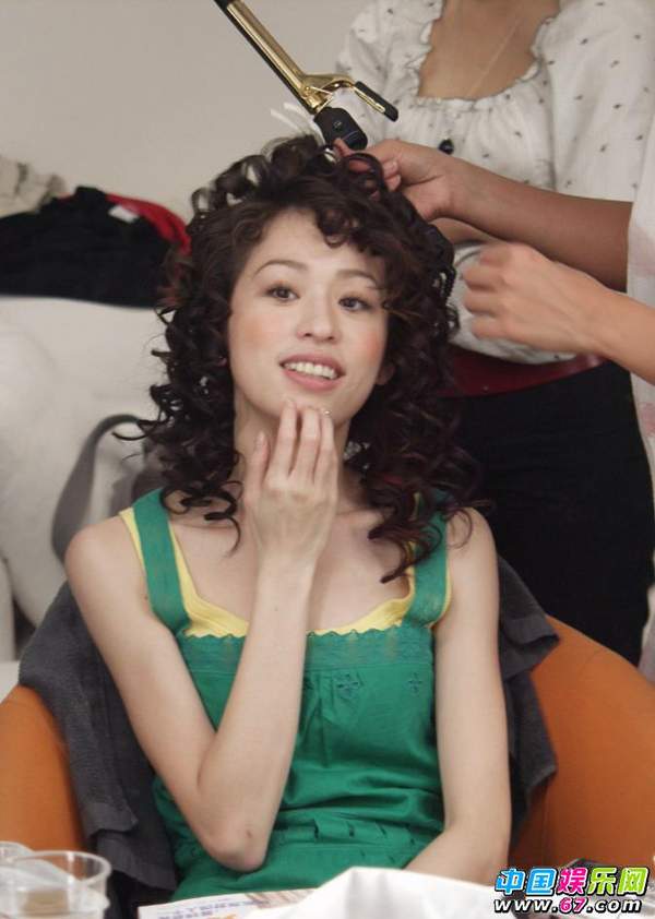 越长越惨不忍睹的年轻女星