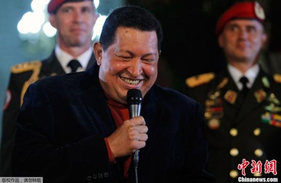 图为10月6日，查韦斯对媒体发表演说。