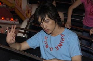 男明星罕见素颜照曝光 王力宏吴彦祖现真容