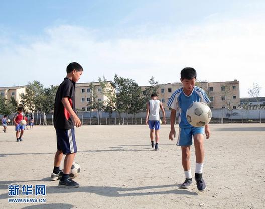 朝鲜中学生校园生活揭秘