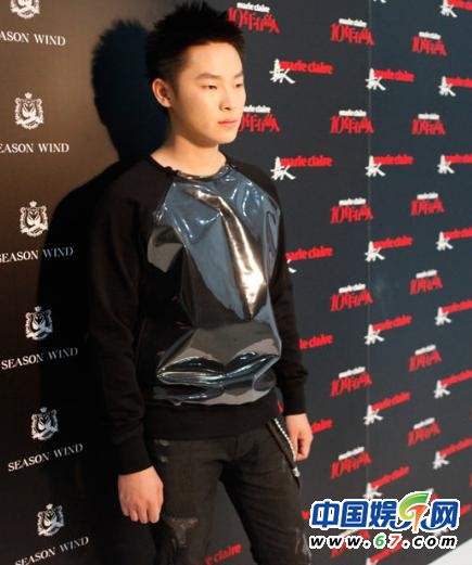 《好声音》梁博生活照曝光 美艳女友身份揭秘