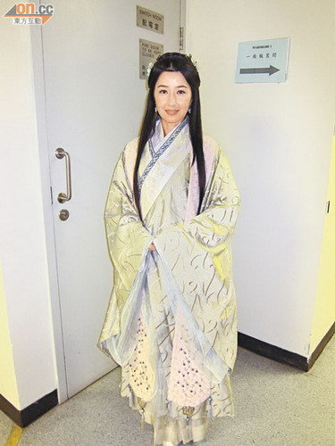 关咏荷欧阳震华再演情侣