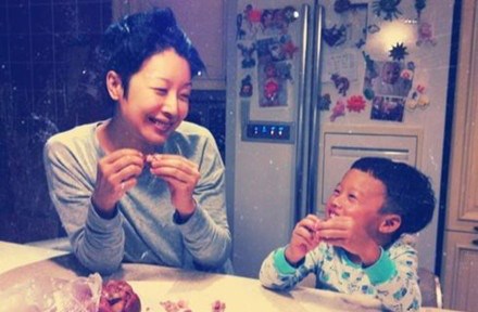孙悦5岁儿子生活照曝光 CEO老公背景大揭秘
