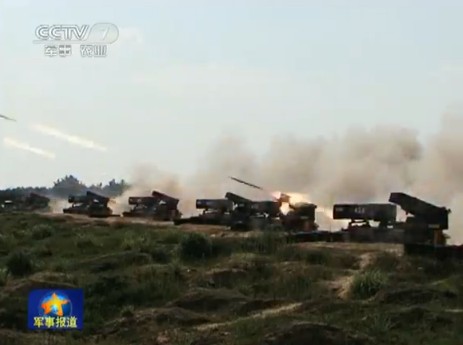 实拍南京军区炮兵跨省演练