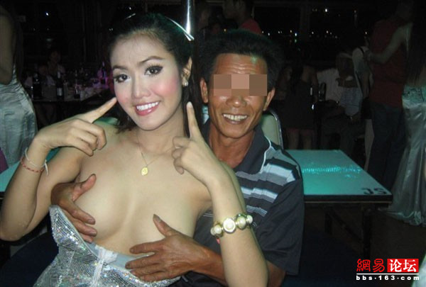 全国摸奶哥爆红网络