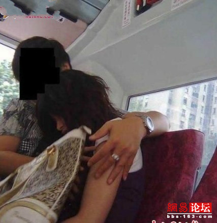 全国摸奶哥爆红网络